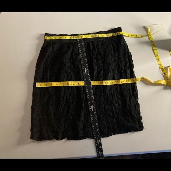 NEW YORK & CO. Women’s Black Lacy Mini Skirt, Size‎ Medium,Elastic Waist, Lined - Picture 7 of 10